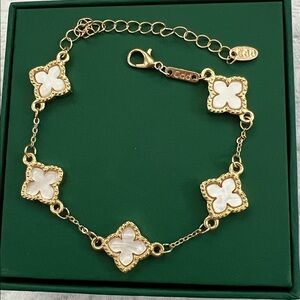 #2. 5 clover bracelet